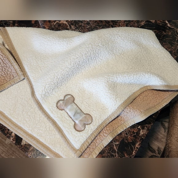 UGG Other Ugg Pet Throw Poshmark